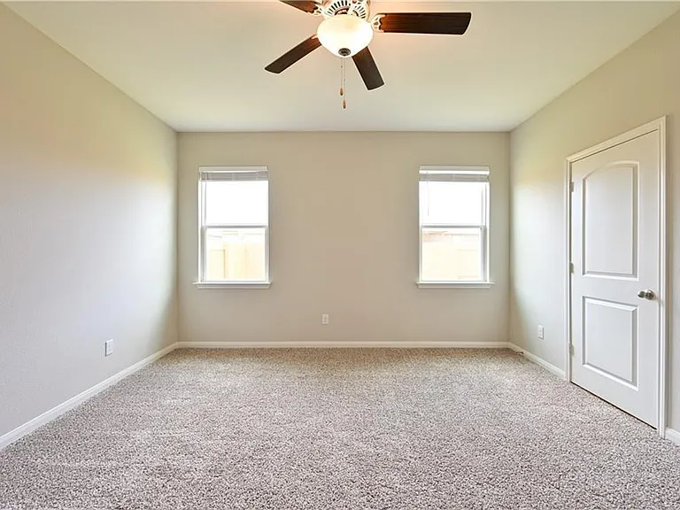 404 Freedom Park Ave — Photo 18