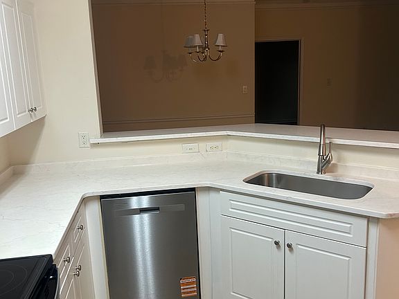 3rd image of 72 Hamilton Ave NW APT 1120