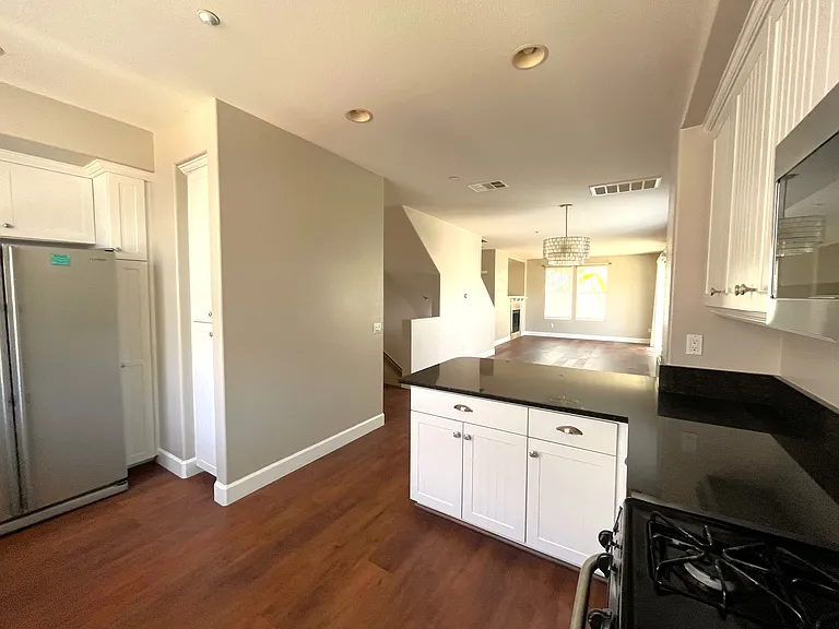 820 Harbor Cliff Way #260 — Photo 30