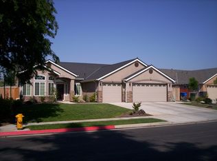 5 N Lyon Ave, Sanger, CA 93657