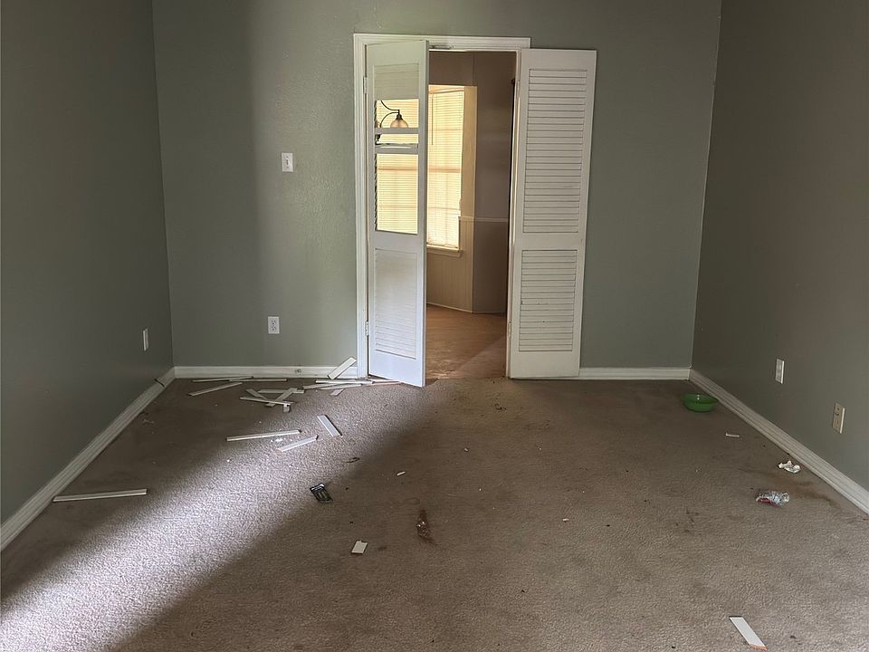 2nd image of 813 Kingston Ct