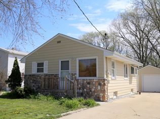 7603 E Wind Lake Rd, Wind Lake, WI 53185