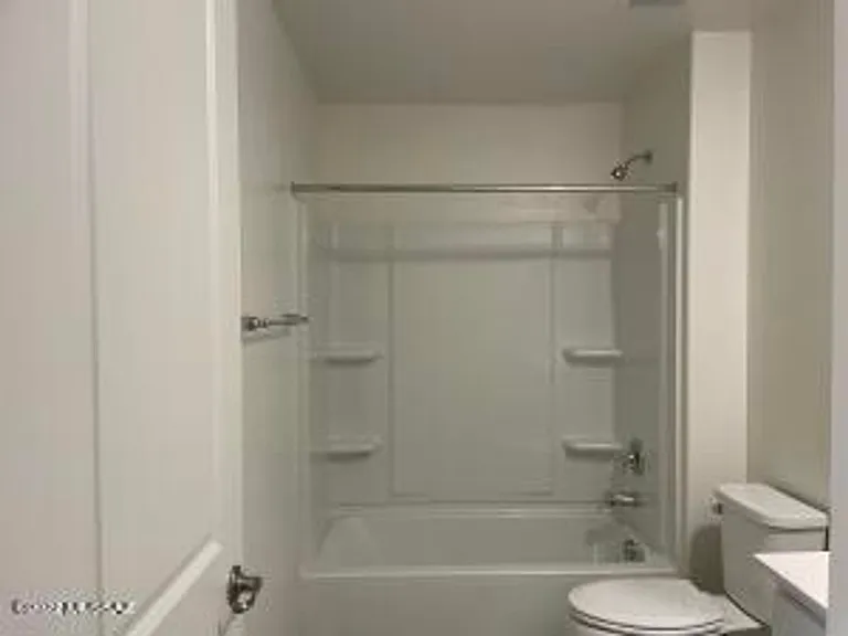 1123 E Descent St — Photo 32