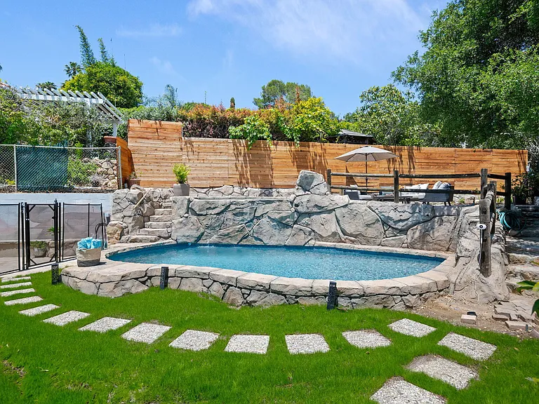 964 Garcia Rd — Photo 3