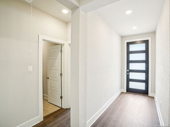5th image of 11568 Mustang Grove