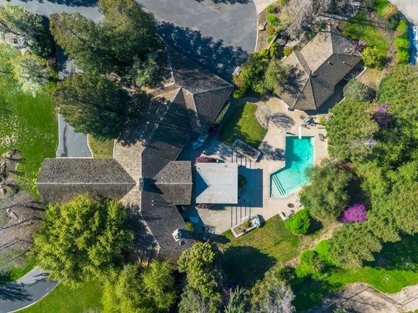 8519 Oak Creek Ct, Oakdale, CA 95361