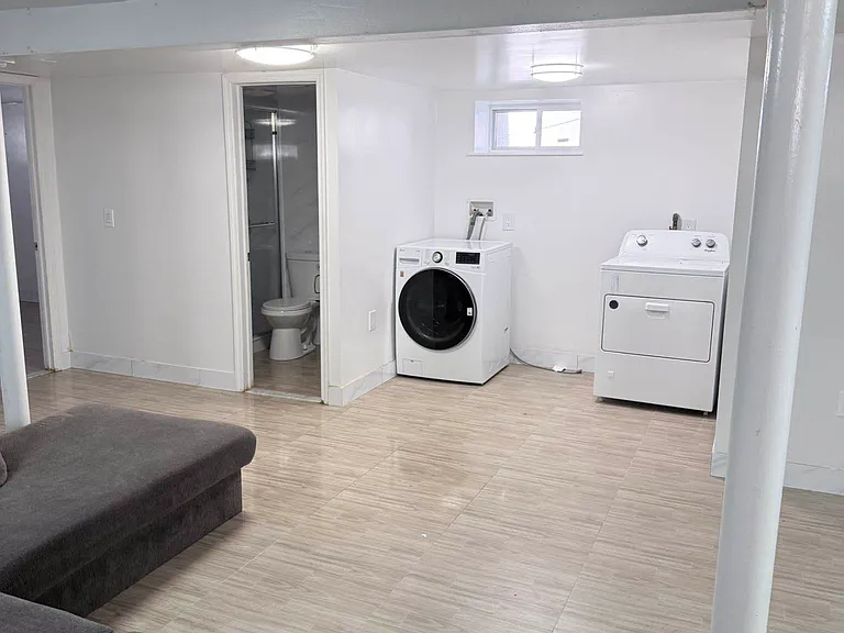15 Thomas Pl #1 — Photo 17