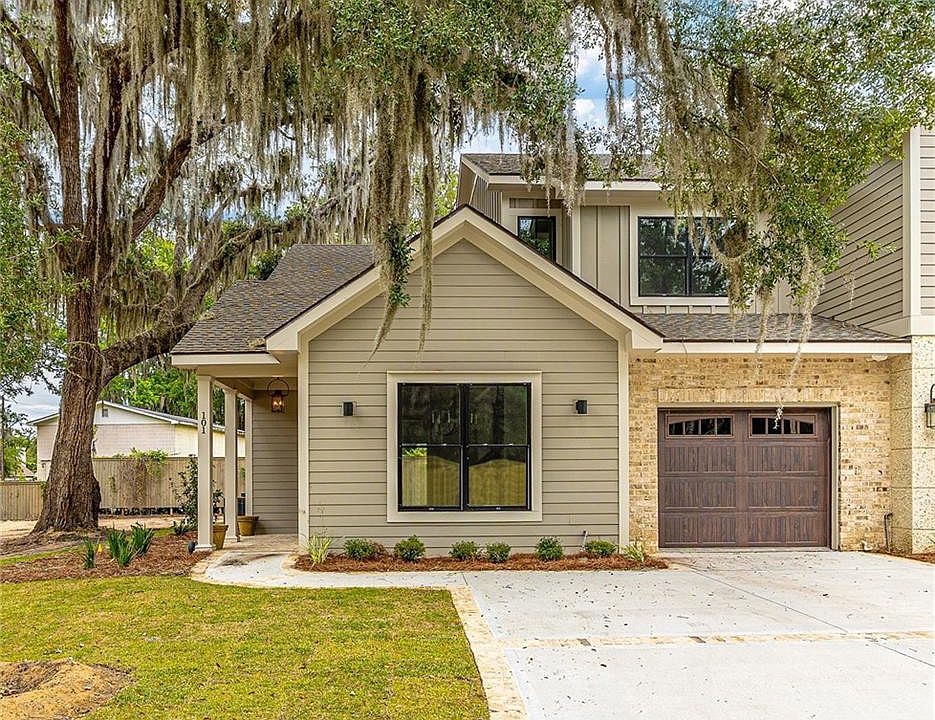 1st image of 119 Fifty Oaks Ln