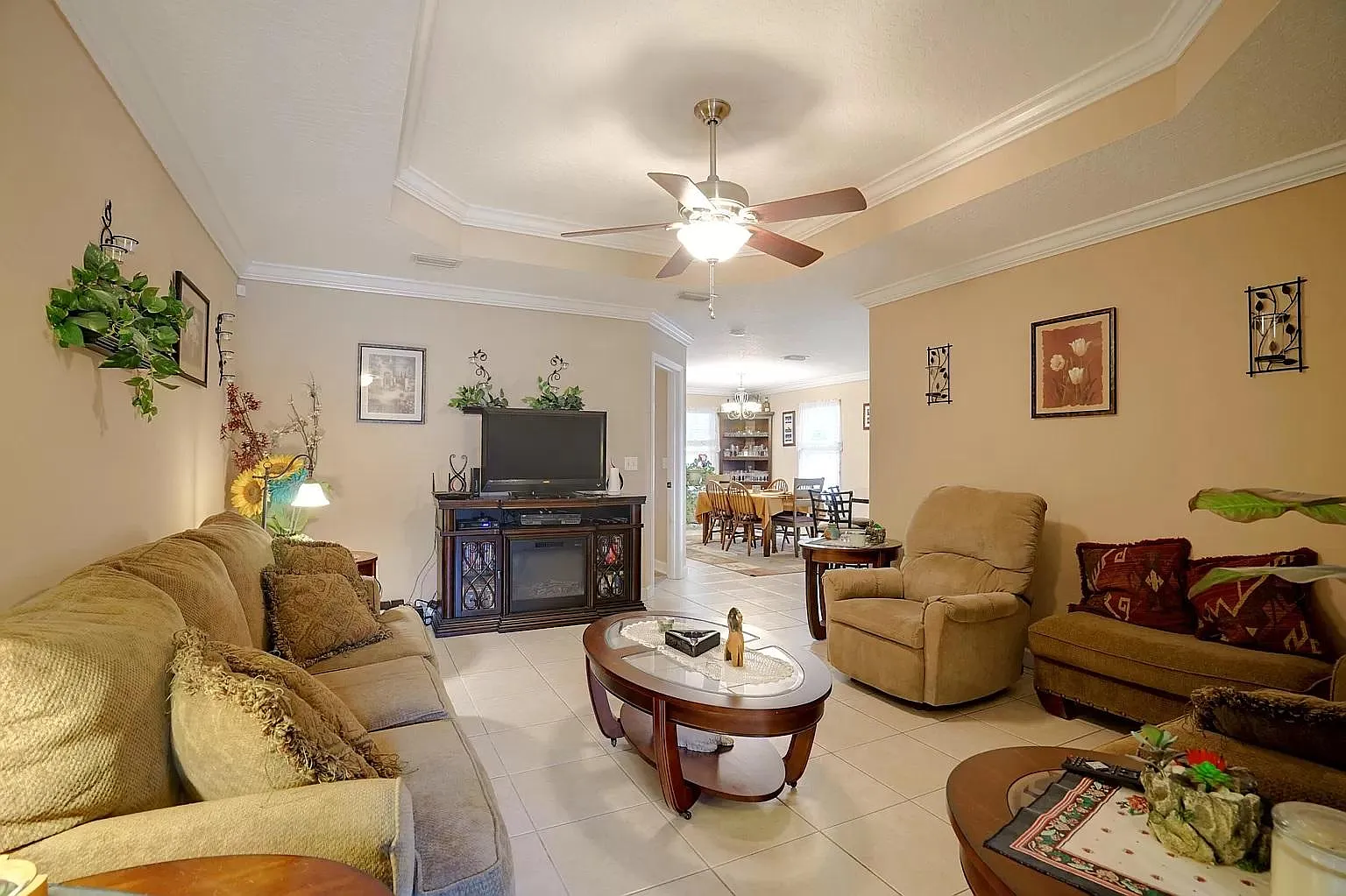 3 bed, 1558 sqft, $2,700 — Photo 2