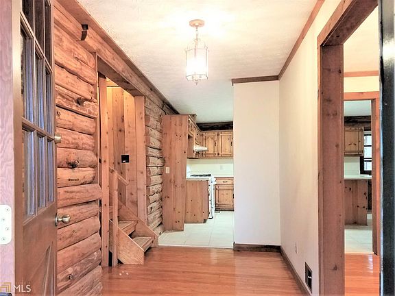 3rd image of 155 Canterbury Ln
