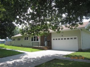 1105 16th St, Perry, IA 50220