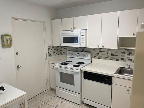 3rd image of 7440 Miami Lakes Dr APT F212