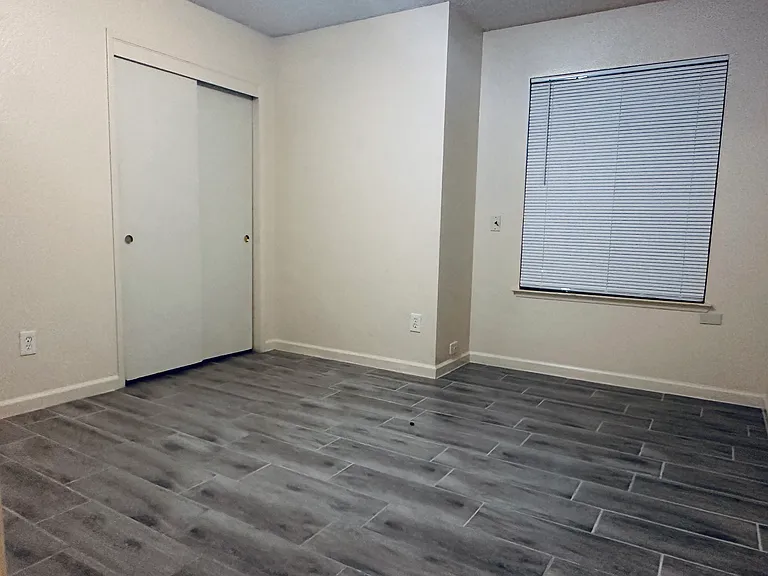 1270 Hawthorn St — Photo 8
