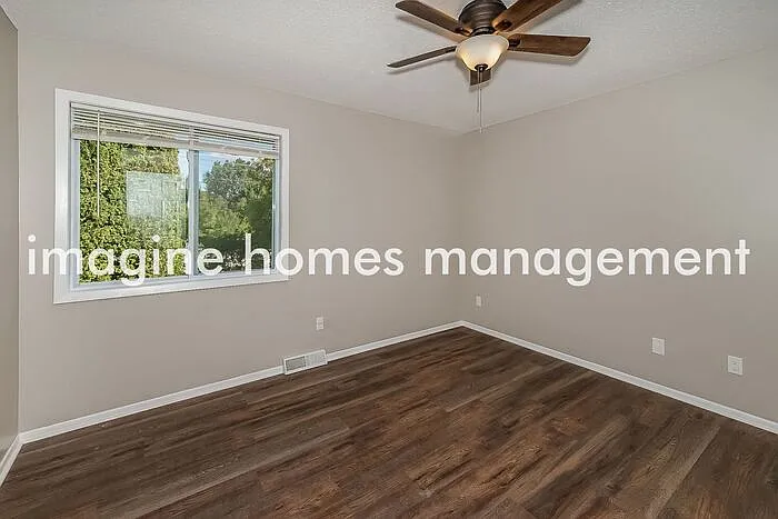 1323 Easter Ln — Photo 9