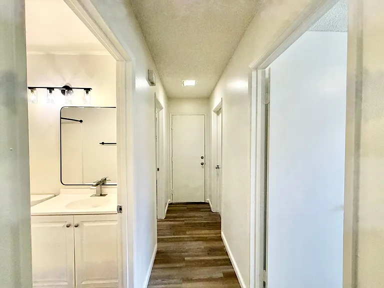 24690 Rugby Ln — Photo 15