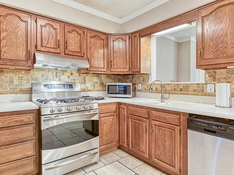 503 Pinecrest Ct — Photo 5