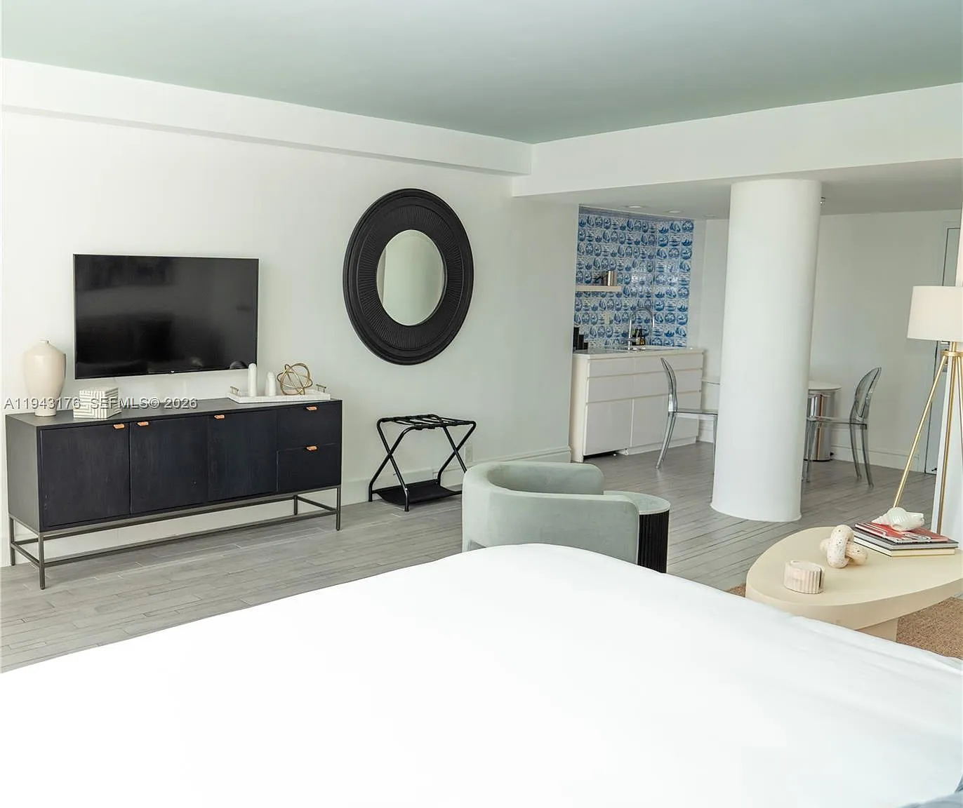 1100 West Condo Hotel — Photo 4