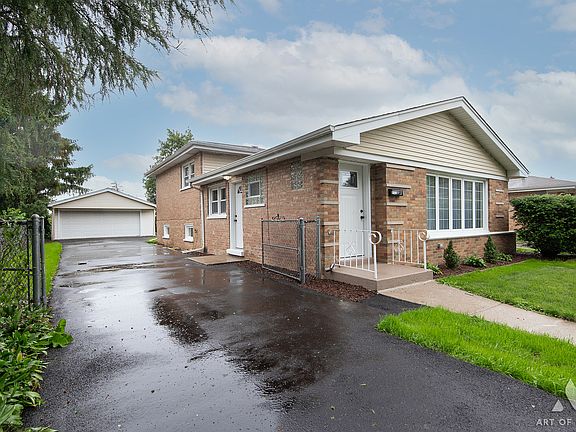 2nd image of 6127 W 79th Pl