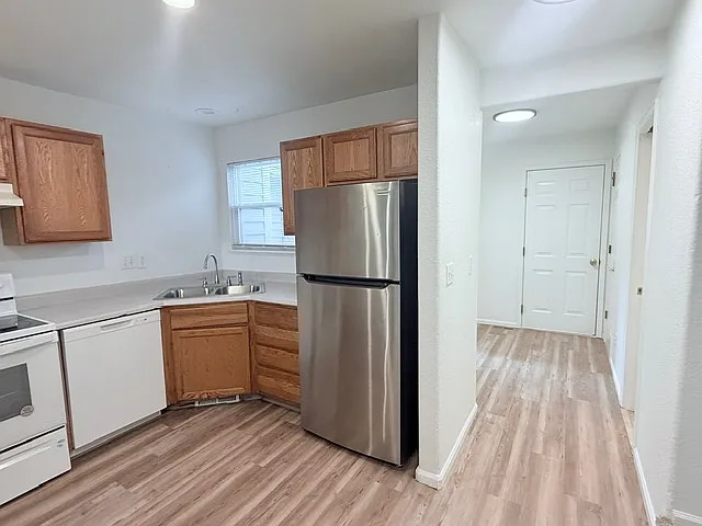 2905 Neil Dr #14 — Photo 8