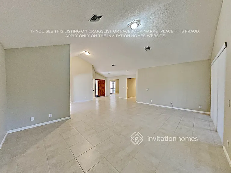 132 Coventry Pl — Photo 3