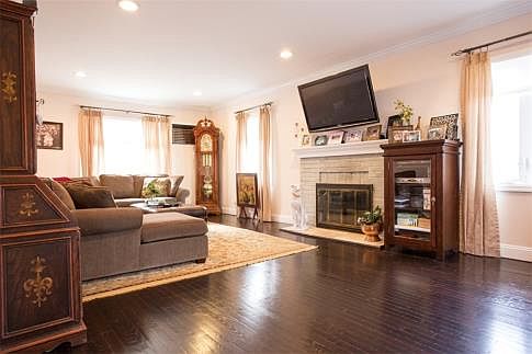 2nd image of 22104 Kingsbury Ave