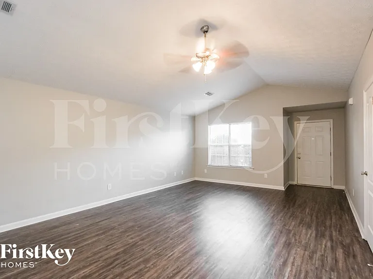 3549 Tulip Dr — Photo 12