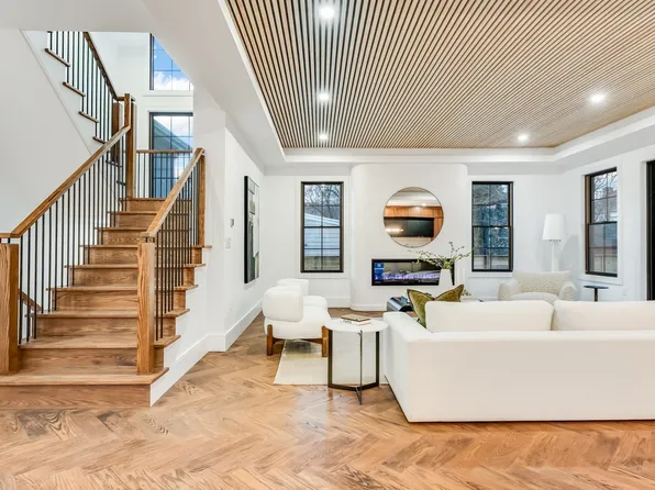 89 Parker Ave, Newton, MA 02461