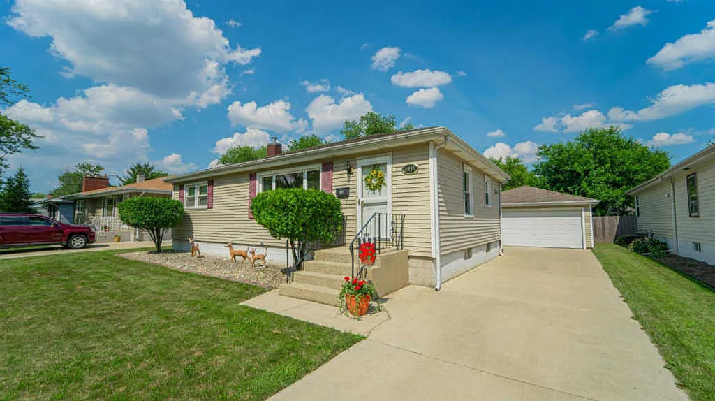 2655 Forest Park Dr photo 1