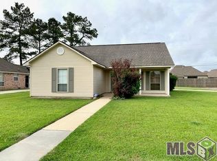 1126 Meadow Glen Ave, Zachary, LA 70791