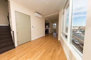 Rented by Real Team Brokerage