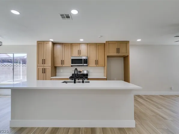 1640 Divinity St, Las Vegas, NV 89142