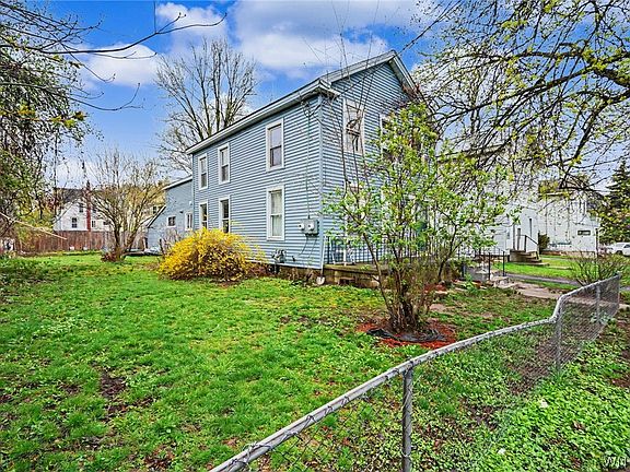 3rd image of 149 Green St