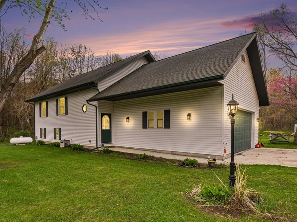 29542 Priest St, Dowagiac, MI 49047