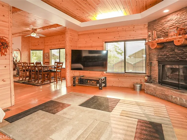 351 Glenwood Dr — Photo 33