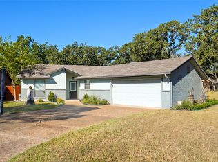 337 Shady Ln, Azle, TX 76020