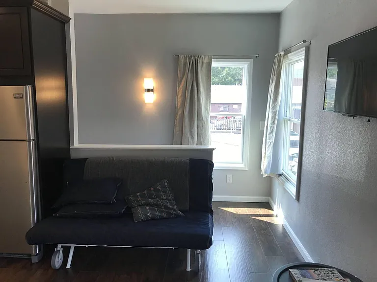 1652 N Gaylord St — Photo 9