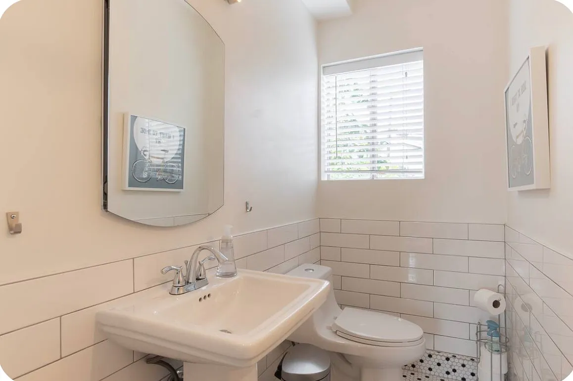 655 W Santa Cruz St — Photo 4