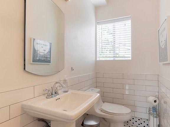 4th image of 655 W Santa Cruz St #R