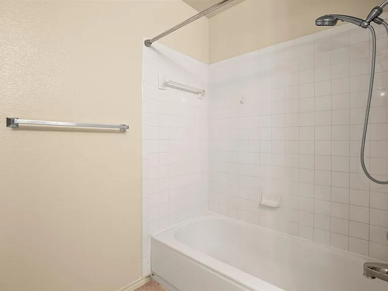 1225 Orchard Park Cir — Photo 20