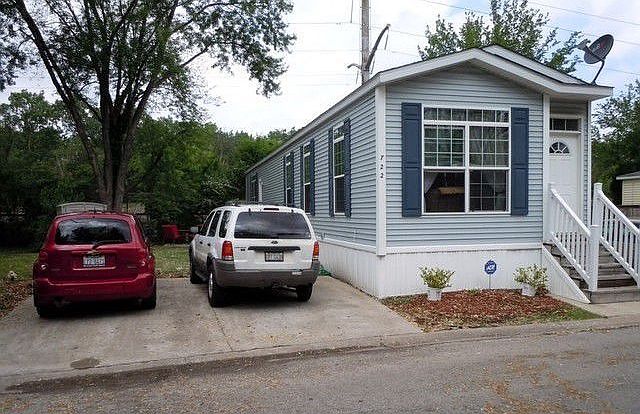 1st image of 722 Briarwood Dr