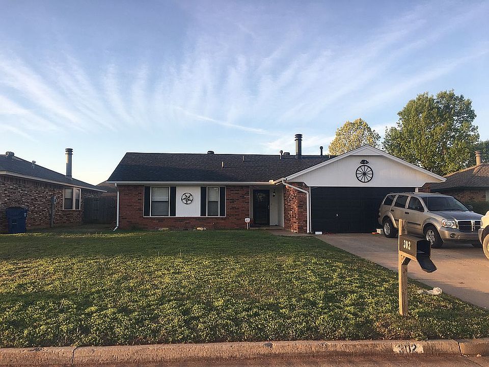 1st image of 302 W Strasburg Way