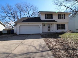 1925 E Rose Ave, Des Moines, IA 50320