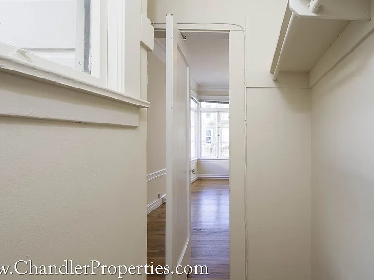 1250 Pine Street Apartments — Photo 4