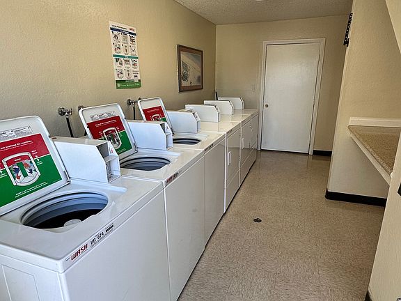 Onsite Clothes Care Facility open 24/7 to residents.