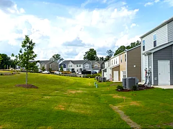 919 Field Ivy Dr, Fuquay Varina, NC 27526