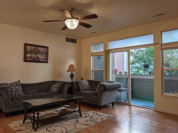 Living room & balcony