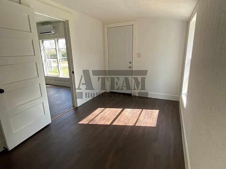 801 Walnut St — Photo 11