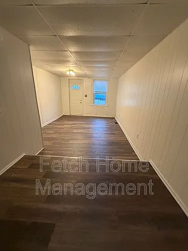 214 W Strawberry St Photo 1