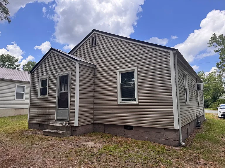 1520 Sloan St — Photo 14