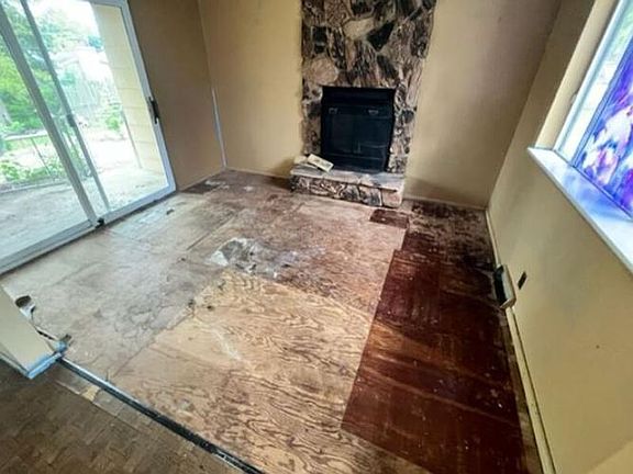 4th image of 806 Lynn Haven Ln